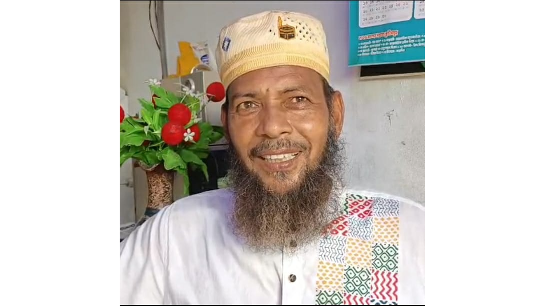 ৫৪ বছর বয়সে এস এস সি পাশ করে তাক লাগালেন বাগাতিপাড়ার আকবর