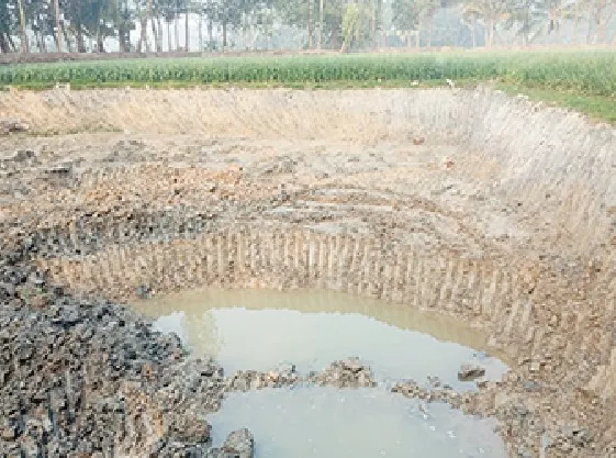 মনোহরগঞ্জে কৃষি জমির মাটি লুটের অভিযোগ