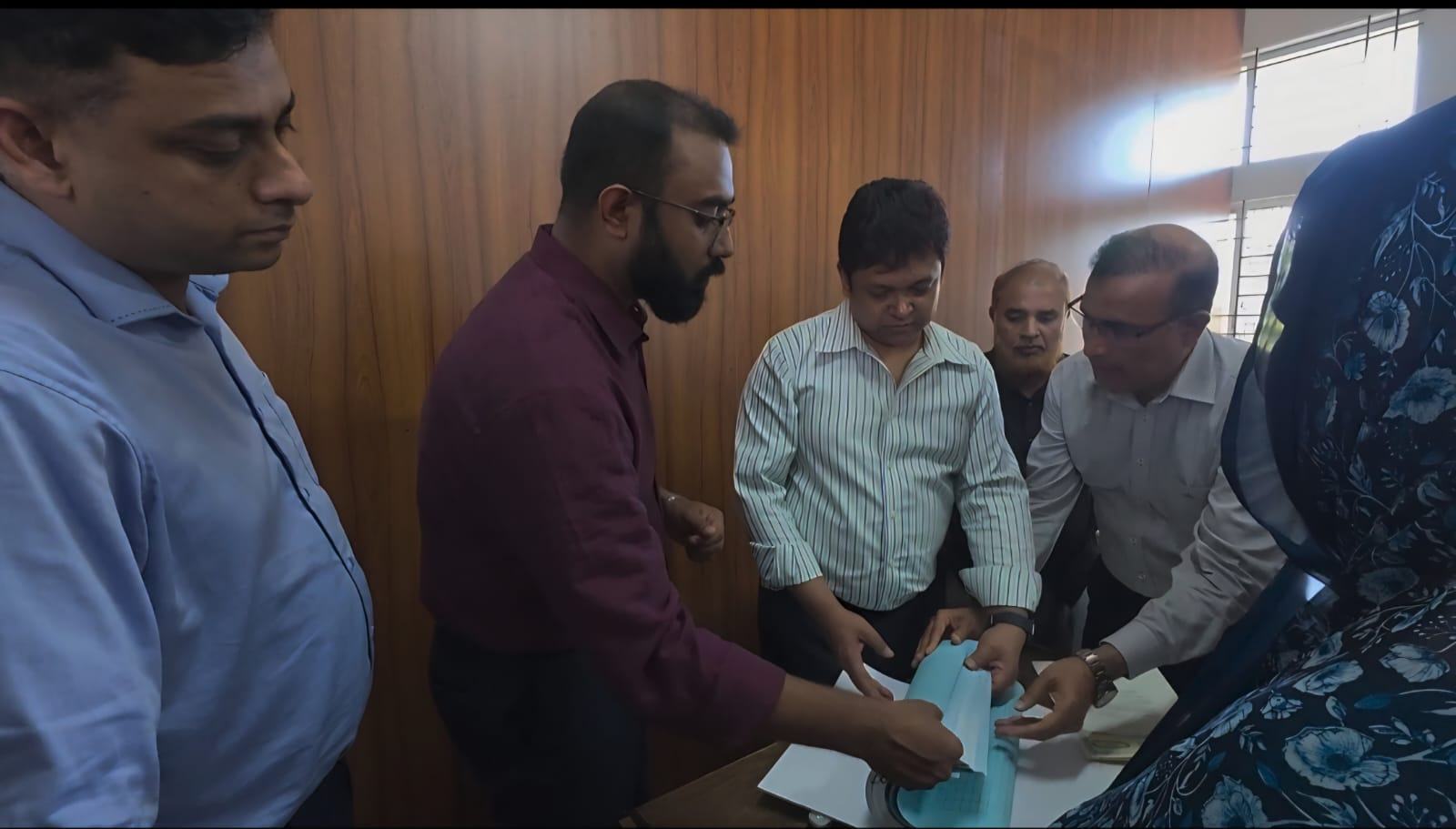 প্রত্যয়ন ছাড়াই বালাম বই! গাজীপুরে সাব-রেজিস্ট্রি অফিসে ডিসির আকস্মিক অভিযান