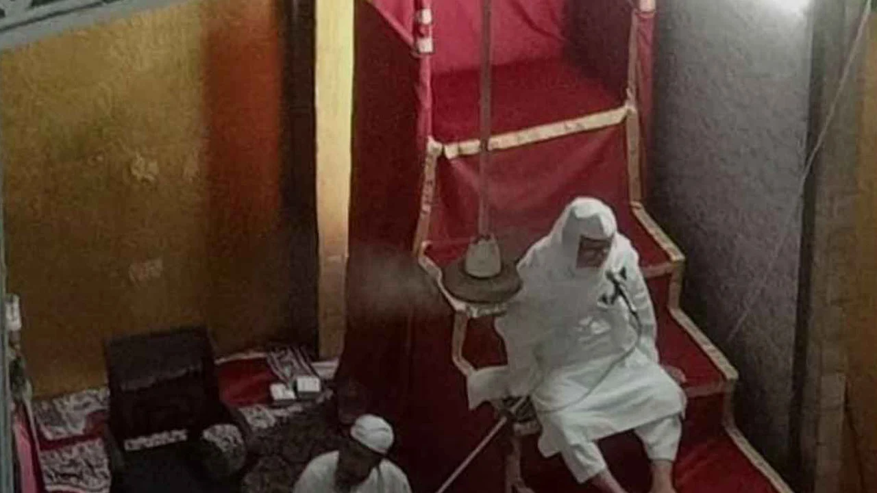 `পাঁচটি বিষয় জীবনে বাস্তবায়ন করলে পরিপূর্ণ মুমিন হওয়া যাবে’