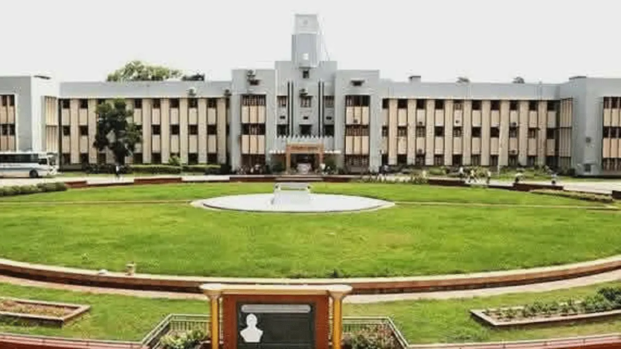 রাবিতে সংঘাত এড়িয়ে কৌশলী অবস্থানে ছাত্রদল-ছাত্রশিবির