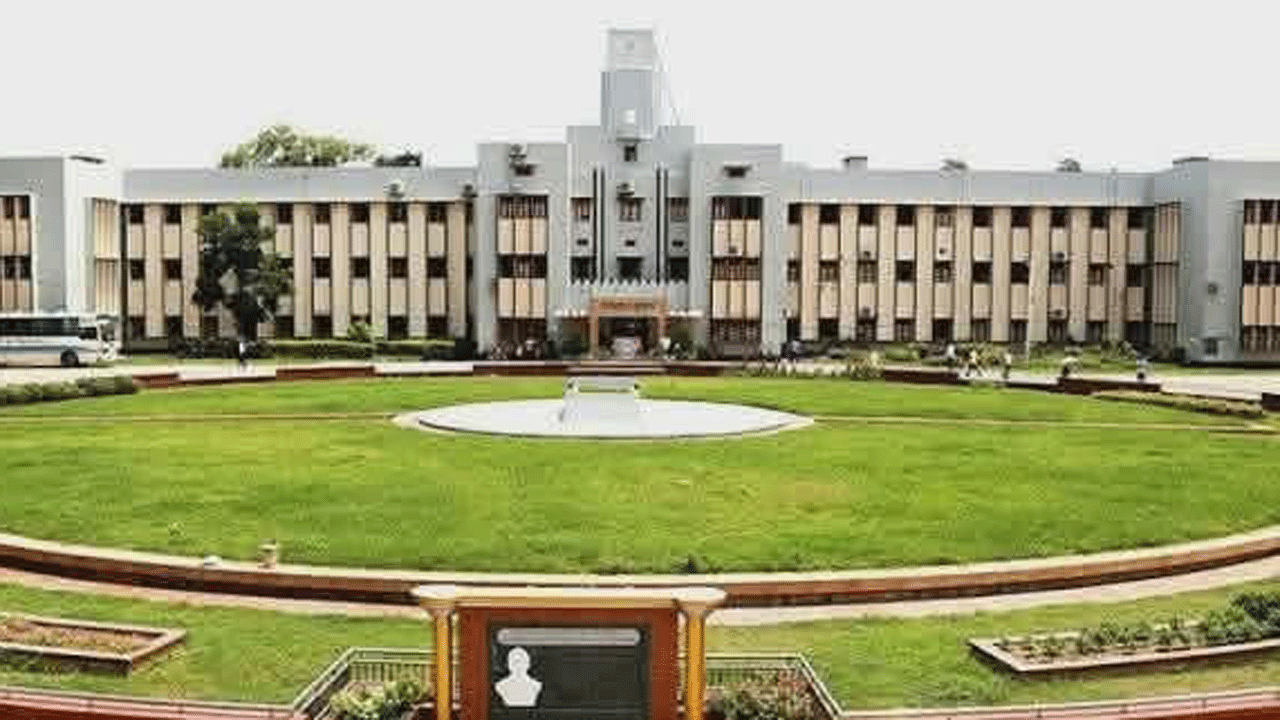 রাবিতে সংঘাত এড়িয়ে কৌশলী অবস্থানে ছাত্রদল-ছাত্রশিবির