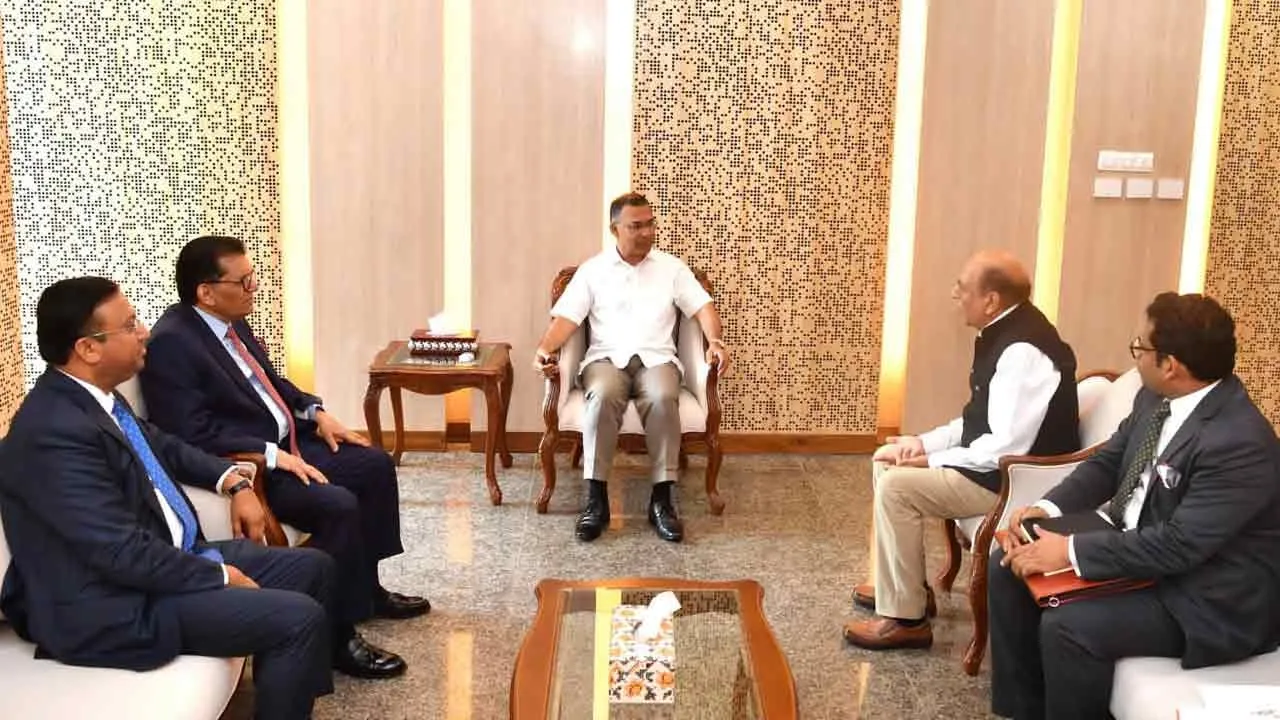 হাদির খুনি ও হাসিনাকে দ্রুত ফেরত ভারতের সহযোগিতা চাইলো বাংলাদেশ